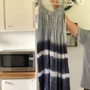 Women’s dark blue, light blue and white maxi dress